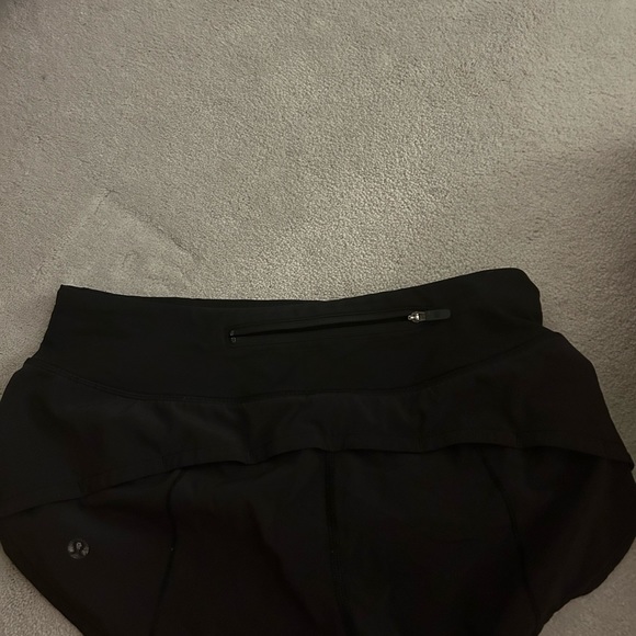 Lululemon black speed up shorts size 2 - Picture 3 of 3